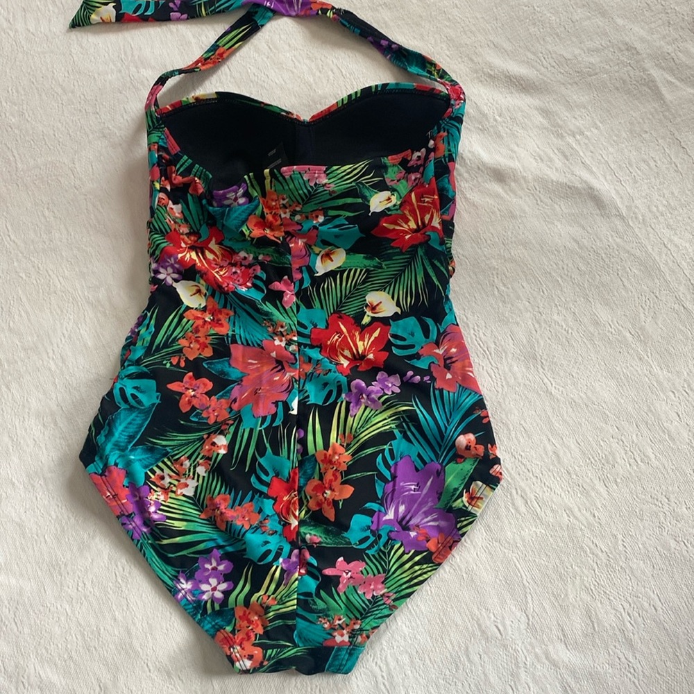 NWOT Catalina ladies b-suit - Picture 2 of 5